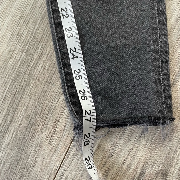 Madewell Women's size 27 9" High Rise Skinny Black‎ Distressed Jeans - Picture 4 of 8